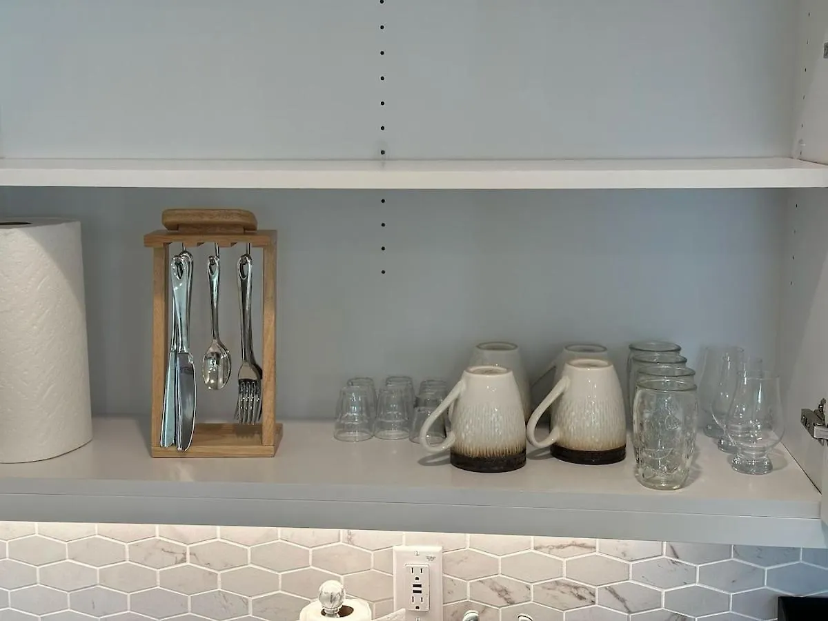 Holiday home Quiet Suburban Townhouse In Ontario Villa